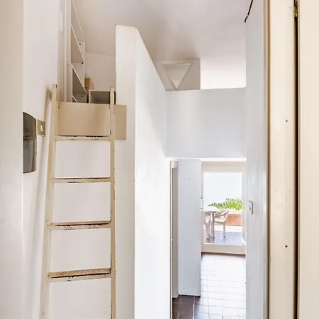 Apartment Bright Little With A Sea View